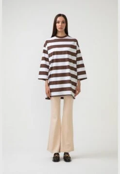 STRIPE OVERSIZE T-SHIRT