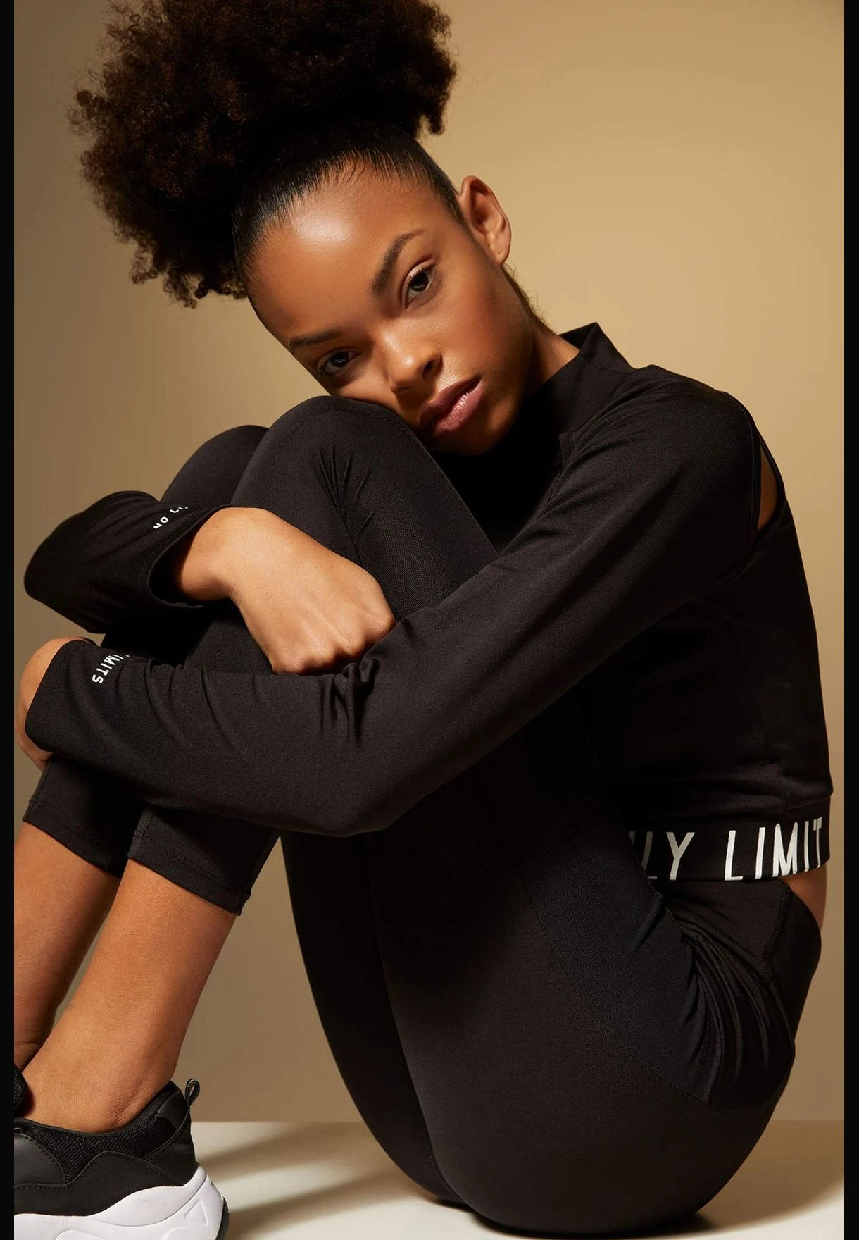 DeFacto Half Turtleneck Long Sleeve Printed Crop Top 1 DeFacto Half Turtleneck Long Sleeve Printed Crop Top