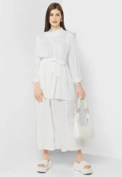 Belted Waist Detail Pleated Skirt