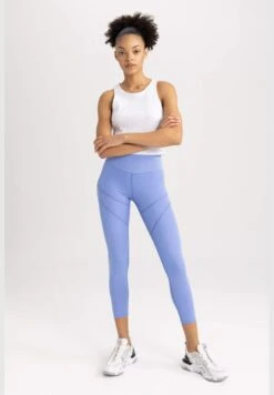 Comfort Fit Active Cropped Top With Removable Pads