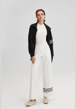 Trendyol Crew Neck Crop Top