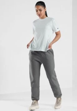 Champion Logo Cuffed Sweatpants