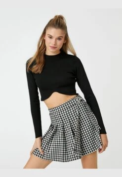 Aslıhan Malbora X Koton - Checked Pleated Mini Skirt Belted -Minique Fashion Store 2 zoom desktop 1543
