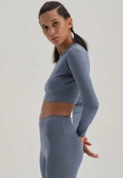 Crew Neck Crop T-Shirts -Minique Fashion Store 3 zoom desktop 1009