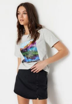 Trendyol Crew Neck Printed T-Shirt -Minique Fashion Store 3 zoom desktop 1034