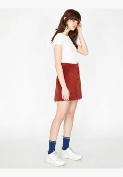 BOOHOO Striped Flared Bottom Pants -Minique Fashion Store 3 zoom desktop 1229