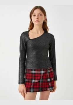 Aslıhan Malbora X Koton - Silvery Asymmetric Neck T-Shirt -Minique Fashion Store 3 zoom desktop 1240