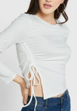 Tie Knot Detail T-Shirt -Minique Fashion Store 3 zoom desktop 1247