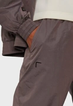 ADIDAS New Woven Pants -Minique Fashion Store 3 zoom desktop 139