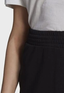 Adidas Originals Trefoil Skirt -Minique Fashion Store 3 zoom desktop 1440