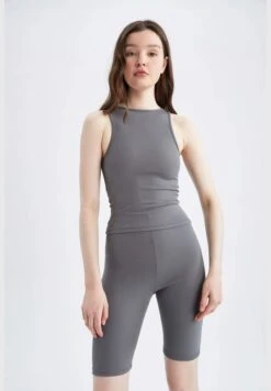 BOOHOO Puff Sleeve Button Detail Ruffle Hem Top 6 BOOHOO Puff Sleeve Button Detail Ruffle Hem Top -Minique Fashion Store 3 zoom desktop 238