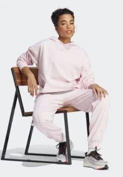 ADIDAS Brand Love Sweatpants 7 ADIDAS Brand Love Sweatpants -Minique Fashion Store 3 zoom desktop 368