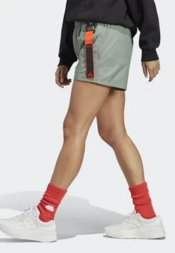 ADIDAS City Escape Shorts -Minique Fashion Store 3 zoom desktop 639