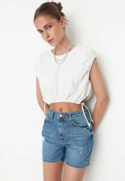 Trendyol Ripped Denim Shorts -Minique Fashion Store 3 zoom desktop 831