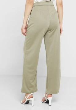 One Shoulder Crop Top -Minique Fashion Store 3 zoom desktop 95