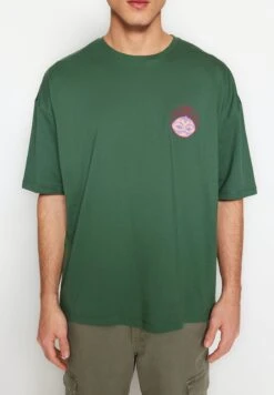 Trendyol Graphic Crew Neck T-Shirt -Minique Fashion Store 4 zoom desktop 1060