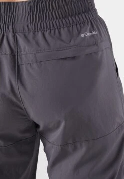 Plunge Neck Cami Top -Minique Fashion Store 4 zoom desktop 112