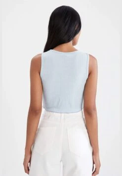 BOOHOO Halter Neck Ruffle Hem Dress -Minique Fashion Store 4 zoom desktop 1124