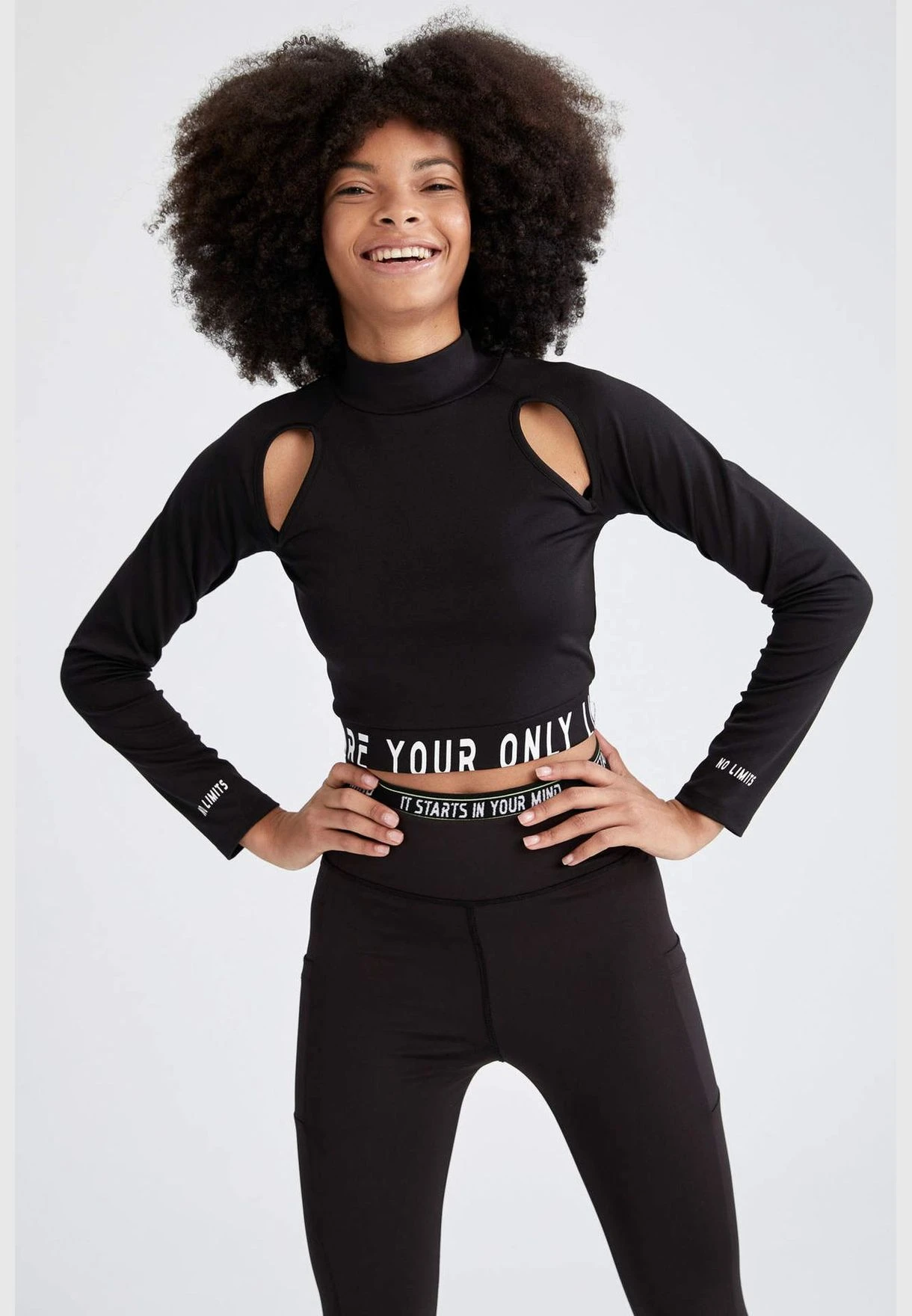 DeFacto Half Turtleneck Long Sleeve Printed Crop Top 4 DeFacto Half Turtleneck Long Sleeve Printed Crop Top - Image 4