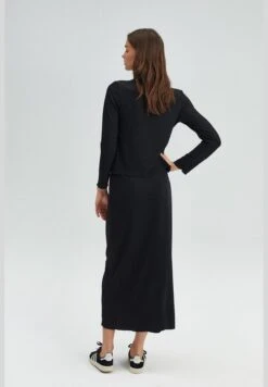 SEAM DETAILED BLOUSE SKIRT SET -Minique Fashion Store 4 zoom desktop 1521