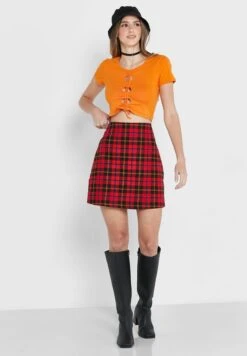 Monki Cut Out Tie Detail Crop Top -Minique Fashion Store 4 zoom desktop 1872