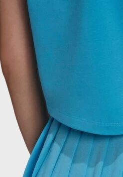 Adidas Originals 3 Stripe Cropped T-Shirt -Minique Fashion Store 4 zoom desktop 1926