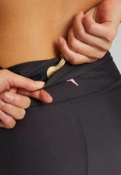 Koton Crochet Crop Tank Top -Minique Fashion Store 4 zoom desktop 34