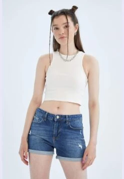 DeFacto Basic Distressed Mini Jean Short -Minique Fashion Store 4 zoom desktop 804