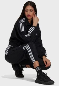 Adidas Originals 3 Stripes Cuffed Sweatpants 9 Adidas Originals 3 Stripes Cuffed Sweatpants -Minique Fashion Store 5 zoom desktop 180