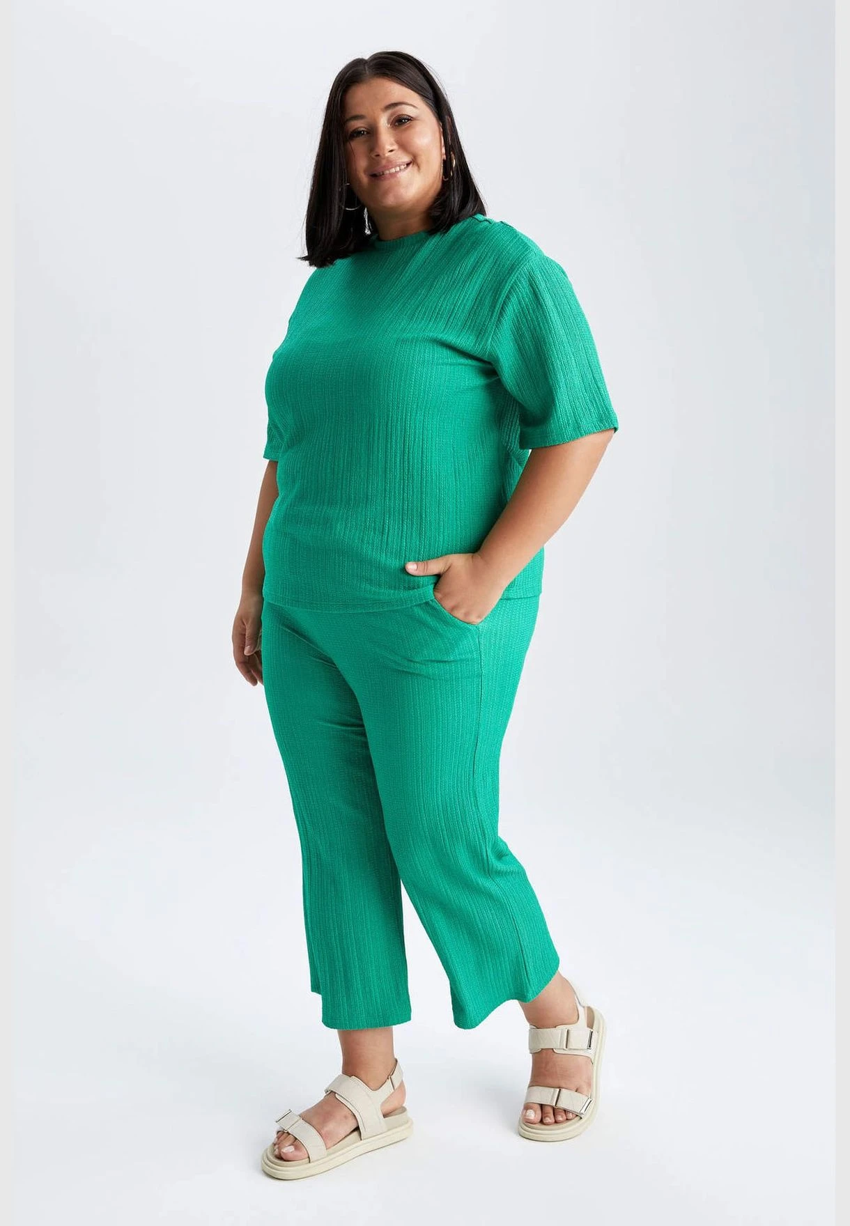 DeFacto Woman Capri Trousers 5 DeFacto Woman Capri Trousers - Image 5