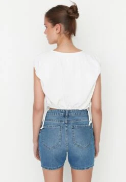 Trendyol Ripped Denim Shorts -Minique Fashion Store 5 zoom desktop 501