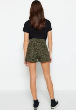 Trendyol Printed Denim Shorts -Minique Fashion Store 5 zoom desktop 512
