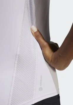 ADIDAS Own The Run T-Shirt -Minique Fashion Store 5 zoom desktop 592