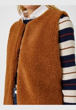 Aslıhan Malbora X Koton - Round Neck Plush Vest 9 Aslıhan Malbora X Koton - Round Neck Plush Vest -Minique Fashion Store 5 zoom desktop 671