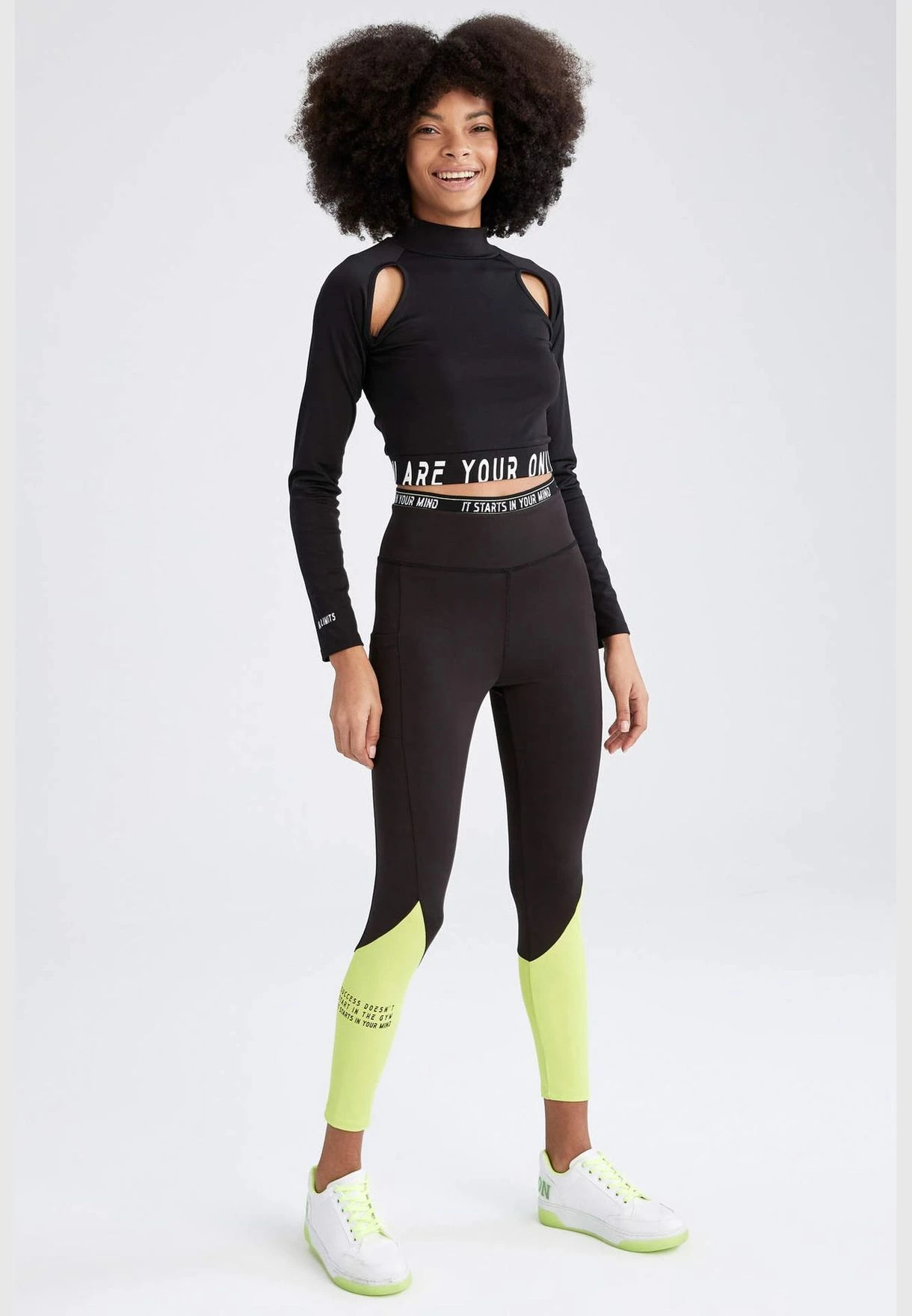 DeFacto Half Turtleneck Long Sleeve Printed Crop Top 5 DeFacto Half Turtleneck Long Sleeve Printed Crop Top - Image 5