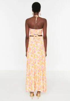 Trendyol Halter Neck Printed Crop Top & Skirt Set -Minique Fashion Store 5 zoom desktop 931