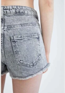 Trendyol Knitted Crop Top 14 Trendyol Knitted Crop Top -Minique Fashion Store 6 zoom desktop 17