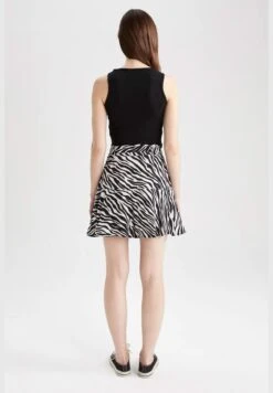 DeFacto Woman Fit And Flare Woven Skirt -Minique Fashion Store 6 zoom desktop 383