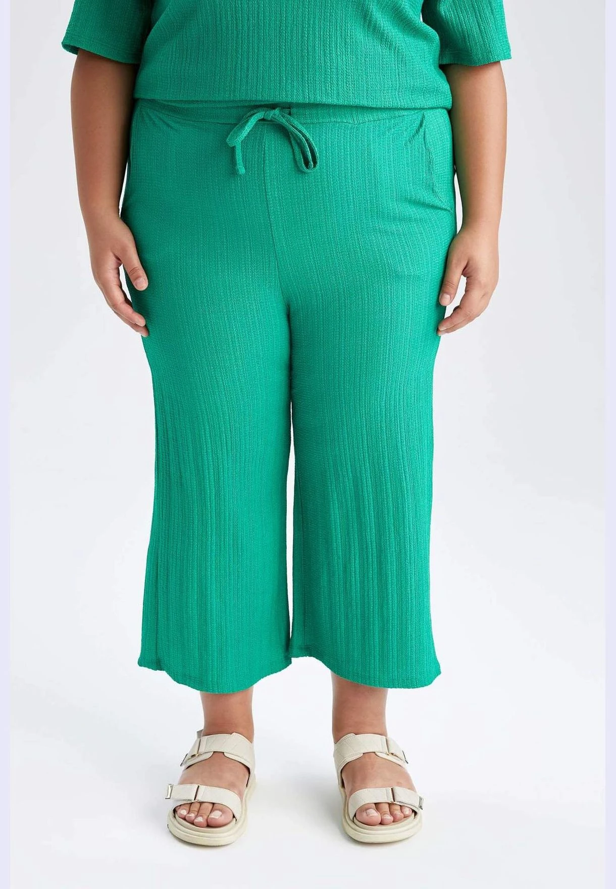 DeFacto Woman Capri Trousers 6 DeFacto Woman Capri Trousers - Image 6