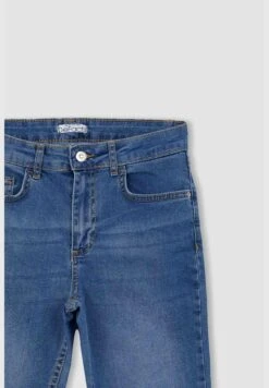 DeFacto Woman Capri Denim Capri 14 DeFacto Woman Capri Denim Capri -Minique Fashion Store 7 zoom desktop 130