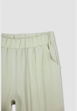 DeFacto Halter Neck Sleeveless Seamless Crop Vest -Minique Fashion Store 7 zoom desktop